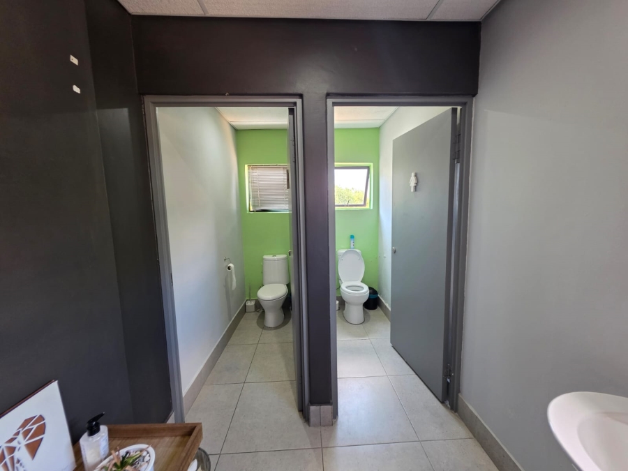 To Let commercial Property for Rent in Langenhovenpark Free State
